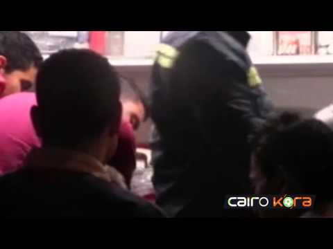بالفيديو الإسعاف تنقذ مصابا من القنابل المسيلة للدموع أمام استاد القاهرة