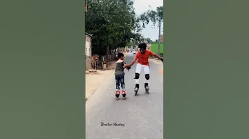 Skating masti 🤪 #skating #brotherskating #skater #girlreaction #funny #road #masti #india