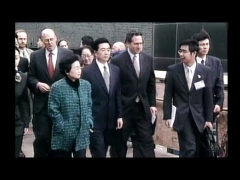 2002年4月29日，国家反恐怖工作协调小组组长胡锦涛来到纽约世贸中心遗址废墟凭吊，他说，“九一一”事件再次表明，恐怖主义是国际公害，国际社会应该加强合作，共同打击恐怖主义。