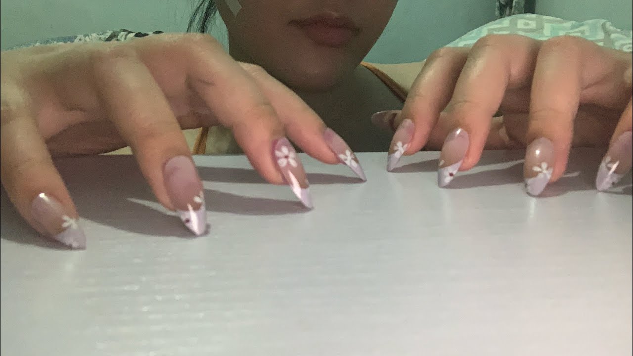 ASMR table tapping 