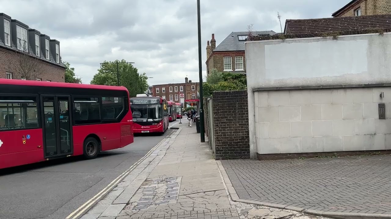 4 Richmond Buses are 33,419,H37 & 371