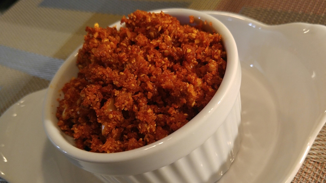 Dry Garlic Chutney Recipe For Vada Pav Dry Garlic Chutney or Vada Pav Chutney - YouTube