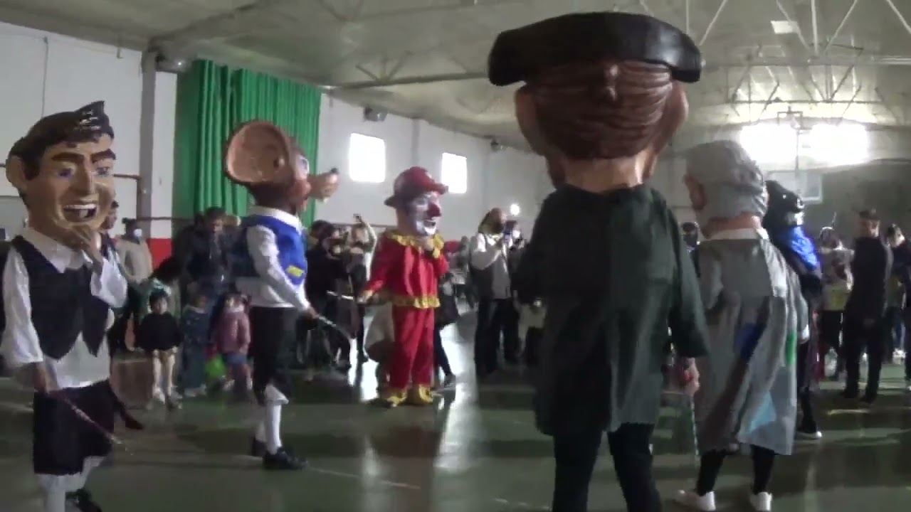 Presentación de la comparsa de Miralbueno