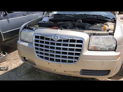 2009 Chrysler 300 Headlight Bulb Replacement