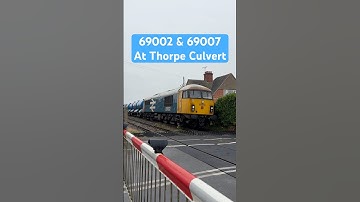 #SHORTS - 69002 & 69007 working the RRTT pass Thorpe Culvert #class69 #railscene