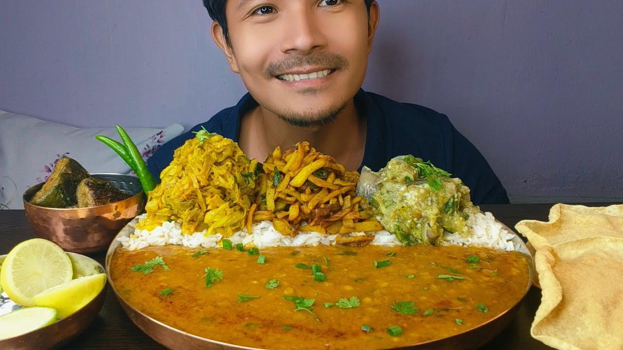 Eating Tasty Dal Fry with Rice | Aloo bhaji | Baingan Chokha | Patta Gobhi ki sabji | Baingan fry