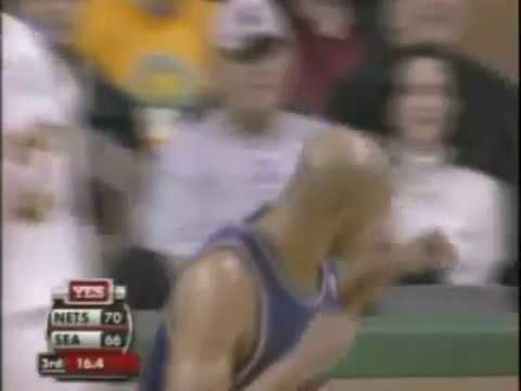 Vinsanity inbound alley oop vs Sonics 2007 season