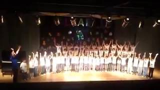 Hoş geldiniz şarkısı ana sınıfı sene sonu koro gösterisi Resimi