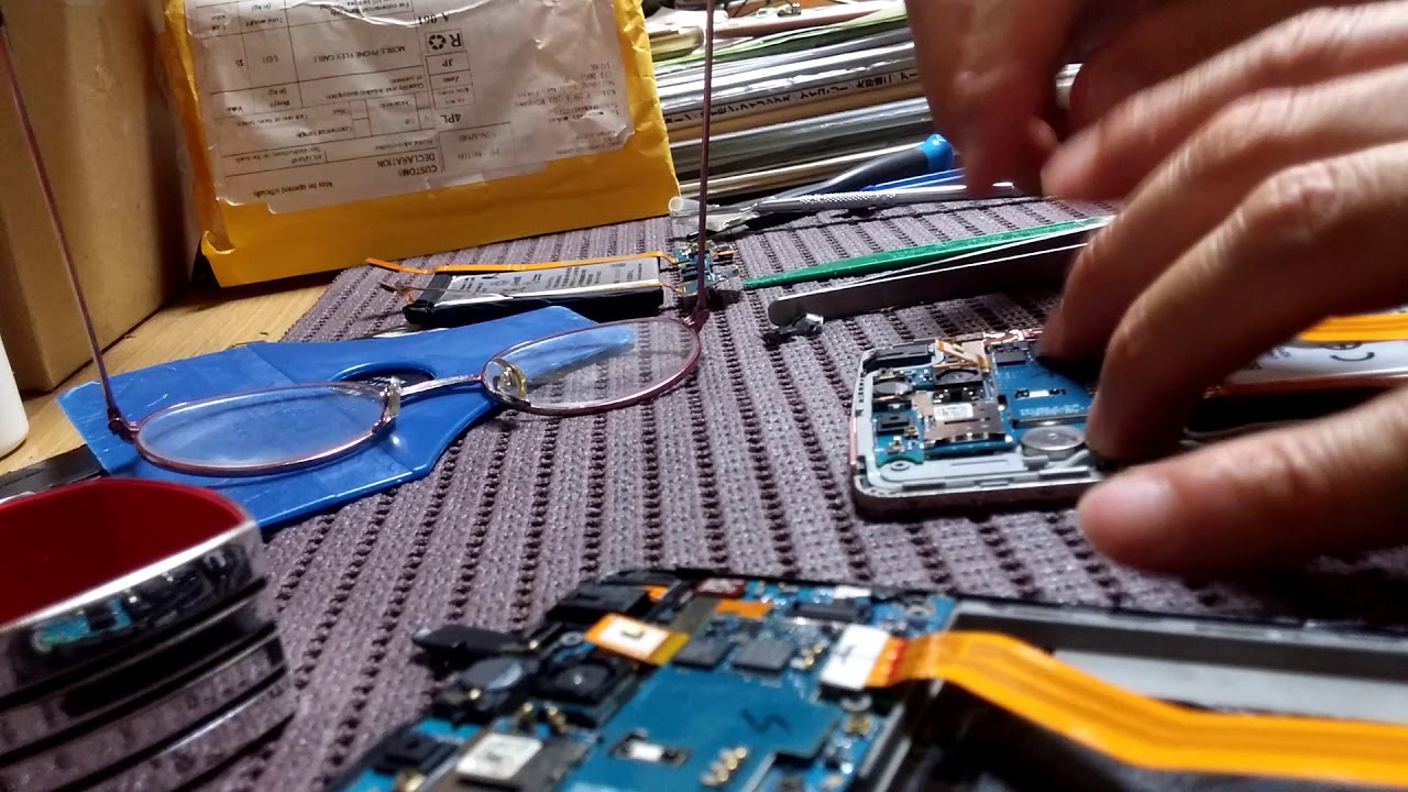 lgv31 isai 分解ニコイチ　3/3 - YouTube