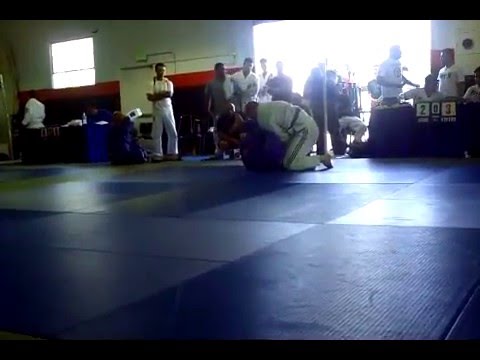 Chris "the Buffalo" Schommer (Tomacelli BJJ) vs. Joe (No Limits BJJ)