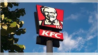 V Jižní Africe zatkli muže, který si díky podvodu rok zadarmo pochutnával na kuřatech v KFC