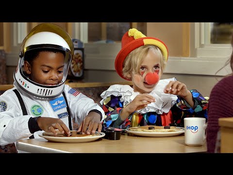 kids-try-scary-face-pancakes-[from-our-sponsor]