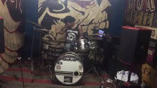 Bang Donuts maen drum cover BLACKPINK du du du du