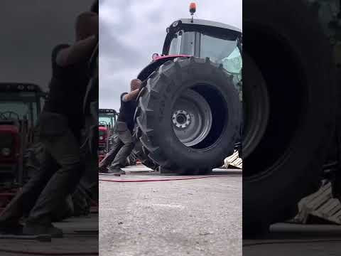 مهارة تغير الإطار الجرار الزراعي