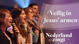 Video thumbnail of "Nederland Zingt Dag 2016: Veilig in Jezus’ armen"