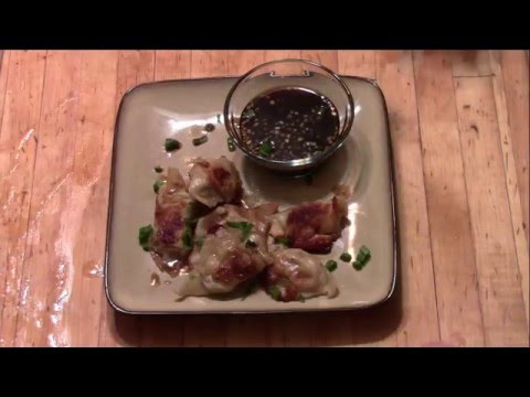 Easy Pot Stickers With Dipping Sauce