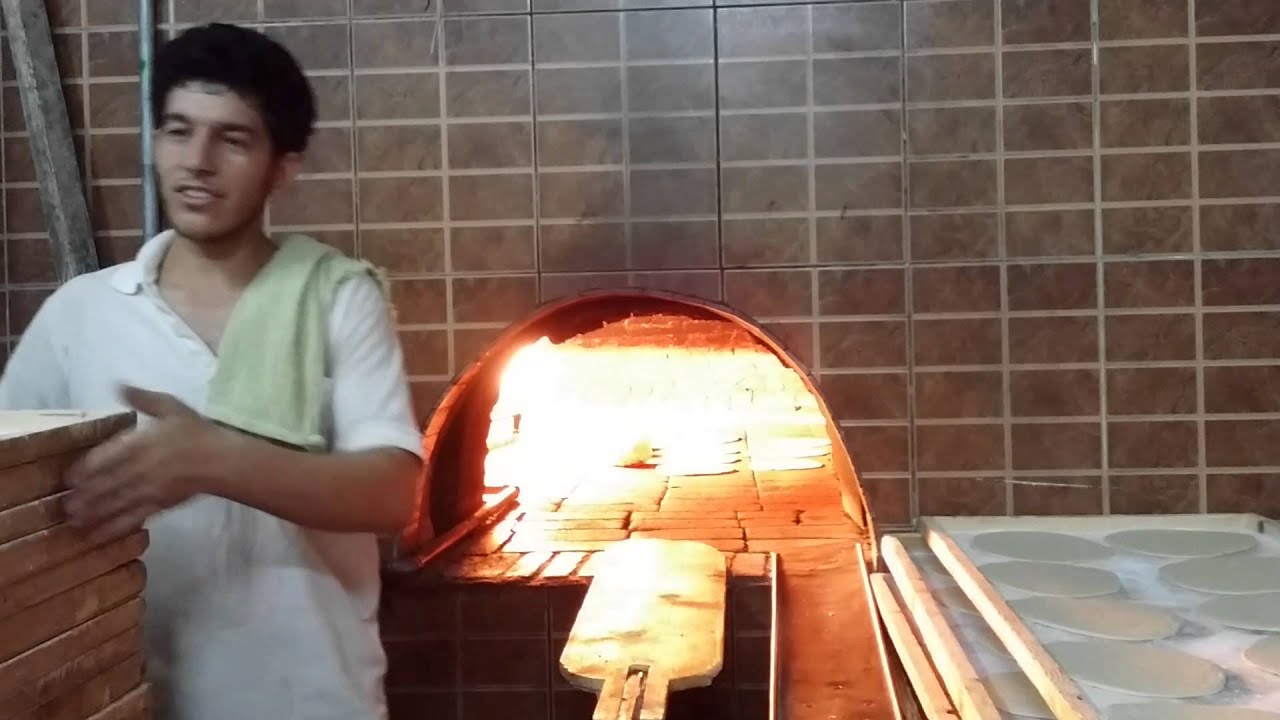 Saudi Arabian Crunchy TAndoori roti (Bread) - YouTube