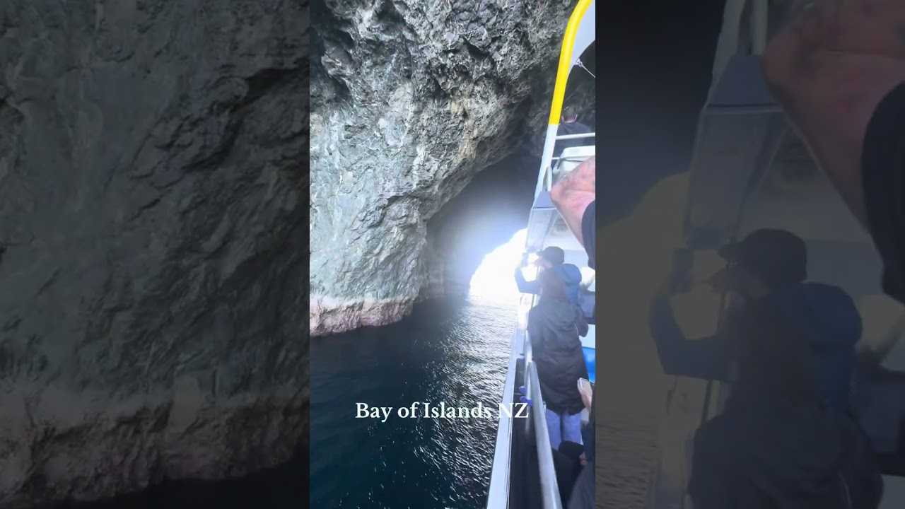 Beautiful Bay of Islands New Zealand! Hole in the Rock Tour.