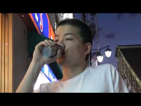 [Yankee Must-See] Vending Machine Swastika Rock-Paper-Scissors Competition