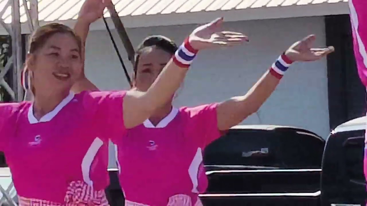 การแข่งขันเต้นแอโรบิคแดนซ์ บุญคูณลาน ของอำเภอเมืองร้อยเอ็ด ทีมตำบลหนองแวง