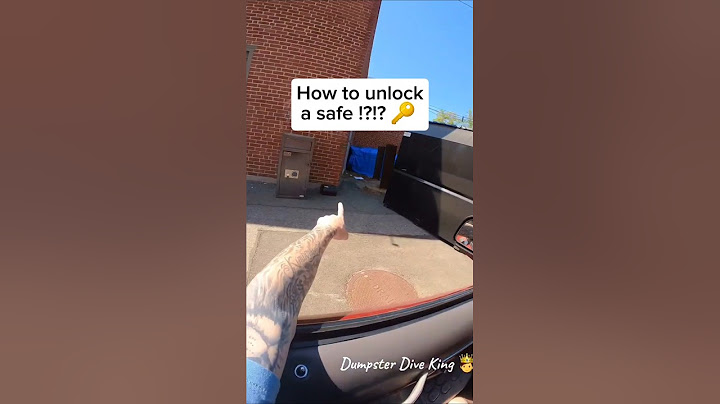 How to unlock a safe !?! Would you take it? #dumpsterdiving #safe #money #shorts
