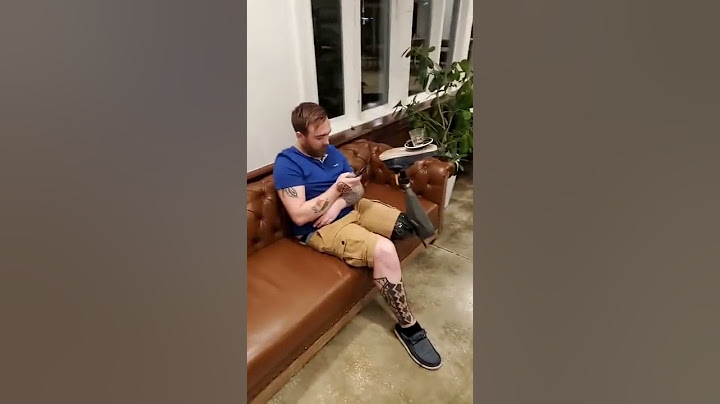 Prosthetic Leg Has Multiple Uses || ViralHog