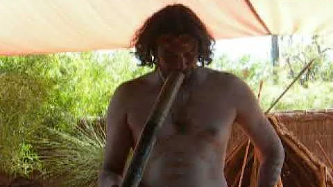 Wayne Dekker playing Didgeridoo