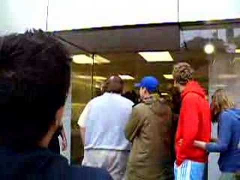 Apple iPhone Launch Day: Kansas City Apple Store - YouTube