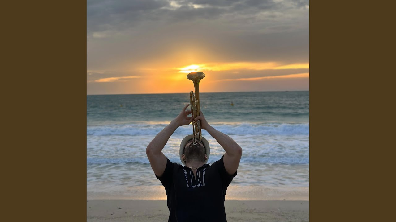LA PLAYA DE ALEJANDRO LOBBO Y ALEX TWIN