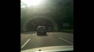 開車聽調幅(AM)電台進高速公路隧道[HQ](AM Broadcasting)