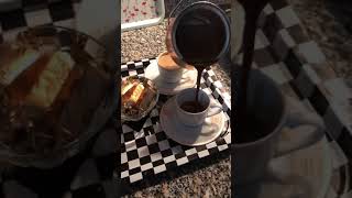 Anne Evinde Kahve Keyfi