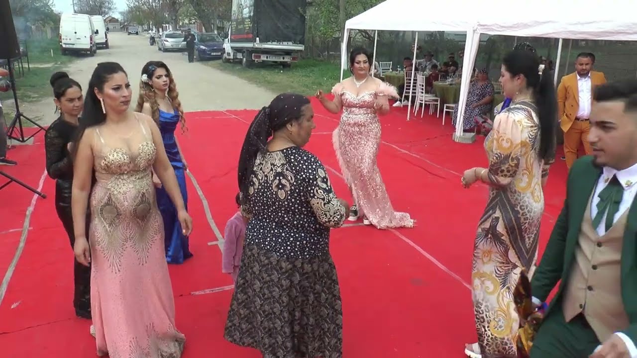 NUNTA CORABIA -  Mihai și Roxana - PARTEA (1)