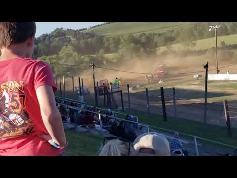 Cole Youse #8 modified heat race  at Woodhull Raceway 6/4/22