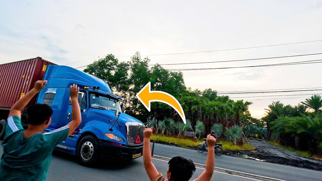 Út Kiệt | Săn Kèn Basuri Gặp Makupeo Kèn Thái, Xe Gác Gắn Mắt Led!