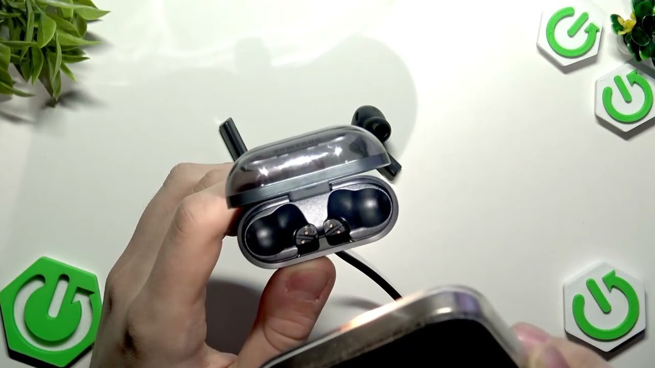 SAMSUNG Galaxy Buds3 FE – Left and right earbuds have different