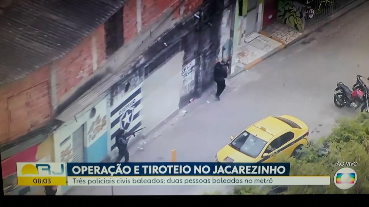 OPERACÇĀO É TIROTEIO NO JACAREZINHO