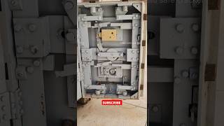 CHUBB VINTAGE SAFE MECHANISM #howitswork #locksmiths #safecracking #mallusafecracker #asmr #diy