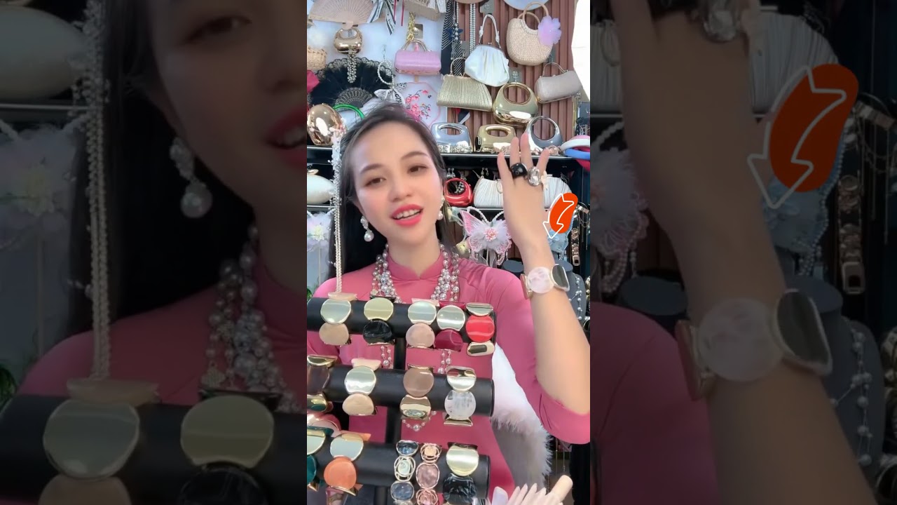 Vòng Đeo Tay Đàn Hồi - Phong Cách Châu Âu Mê Áo Dài