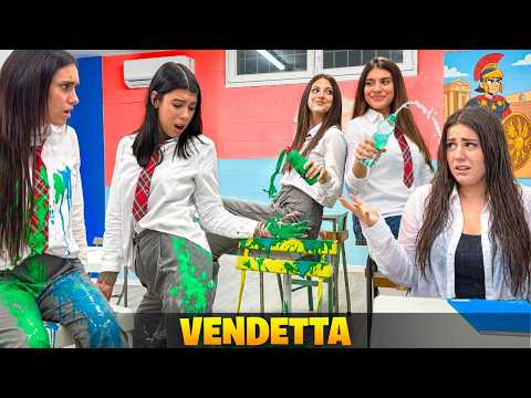 Video ASSURDO: LUCREZIA E DAMIRIA SI VENDICANO SPORCANDO I VESTITI DI NICOLE! NON FA PACE CON SARA INCINTA