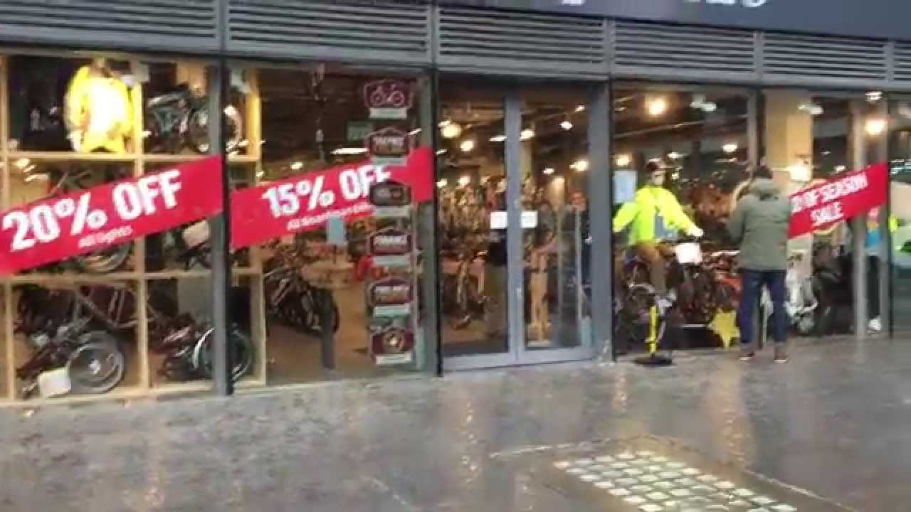 Visijax's cycling mannequin at Cycle Republic store, Euston Tower, London