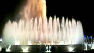 Fontana danzante di Montjuic - Barcellona.flv