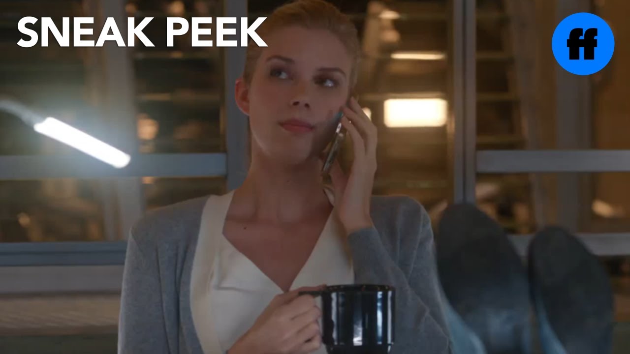  Stitchers | Season 1, Episode 4 Sneak Peek: Kirsten & Cameron's Flirty Call | Freeform