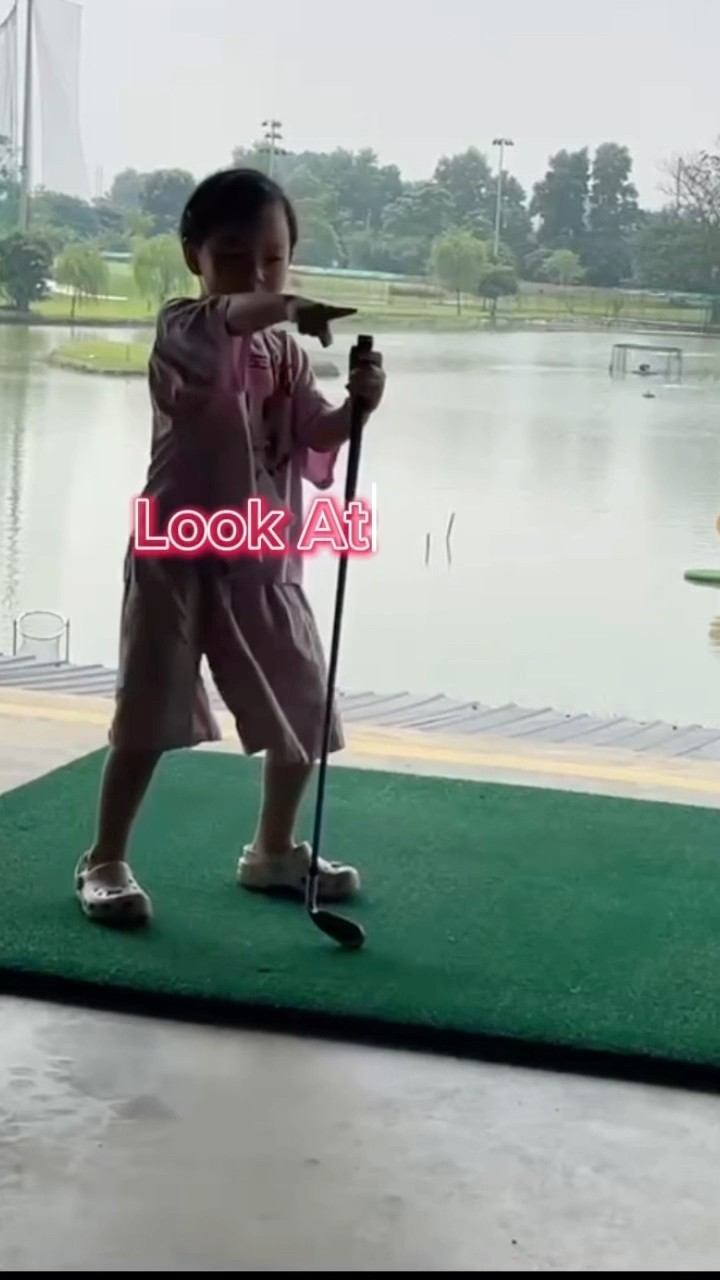 (Golf familyVN) em bé chơi golf rất ngầu và đáng yêu quá ?#golf #socute #shorts