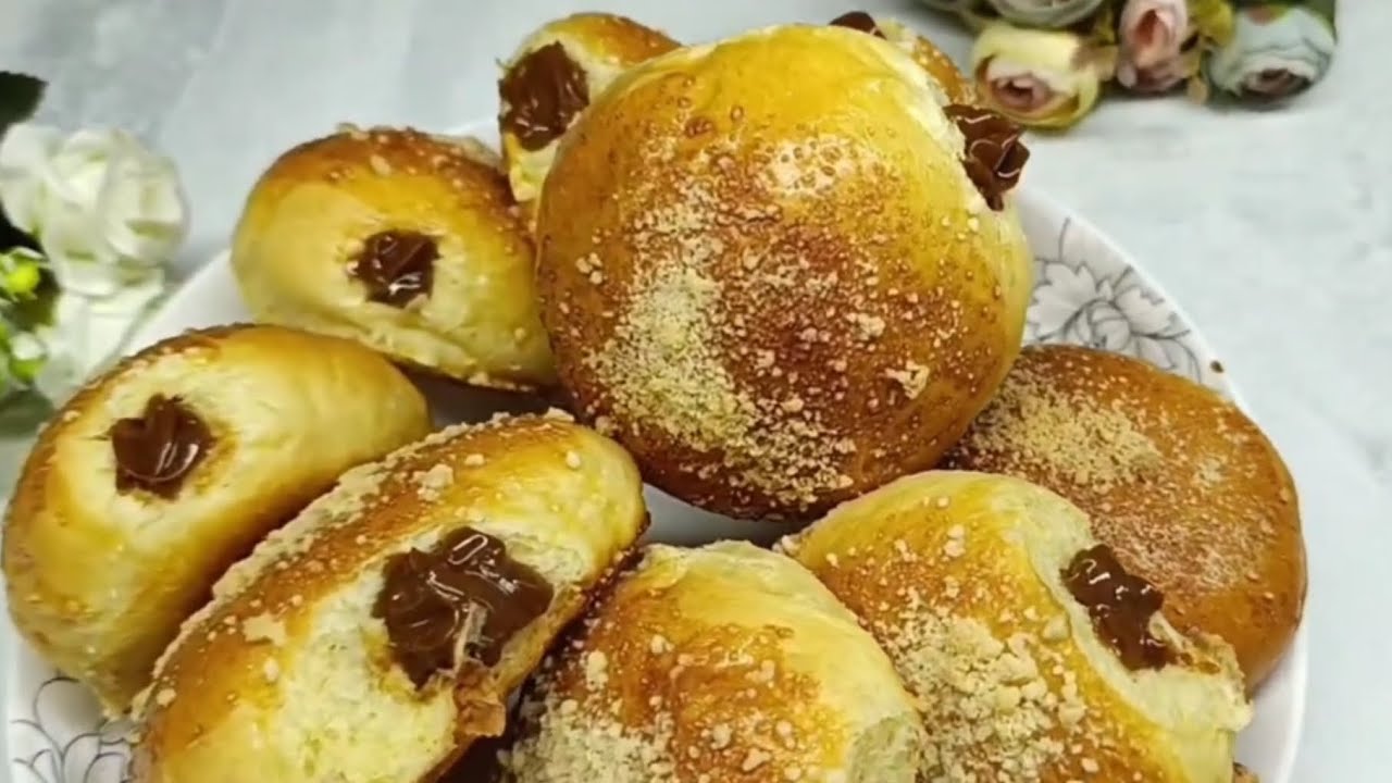 БУЛОЧКИ КАК ПУХ! НЕРЕАЛЬНО вкусные булочки с начинкой и хрустящим штрейзелем 🤤