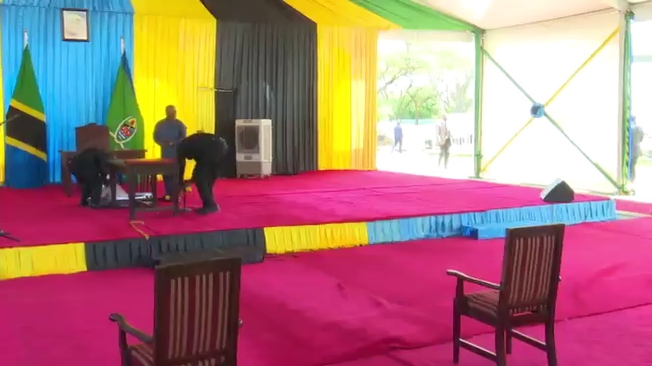 MHE. RAIS DKT. JOHN POMBE MAGUFULI AKIWAAPISHA VIONGOZI WATEULE IKULU CHAMWINO, DODOMA