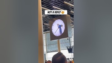 De man gevangen in een klok ⏰