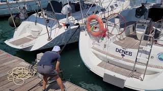 Maniobras en puerto con un Jeanneau Sun Odyysey 42 [ESCOLA PORT]