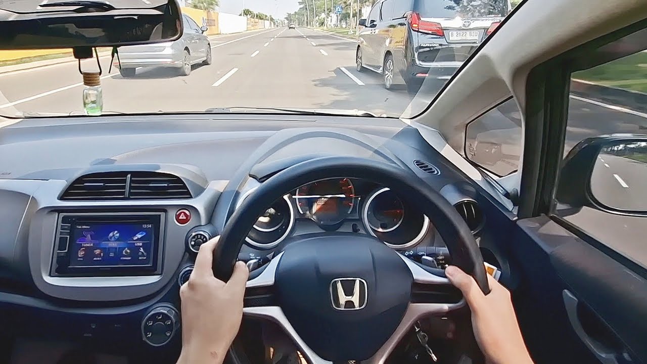 POV Driving Honda Jazz GE8 RS A/T 2013 | Jakarta City Driving experience, Indonesia