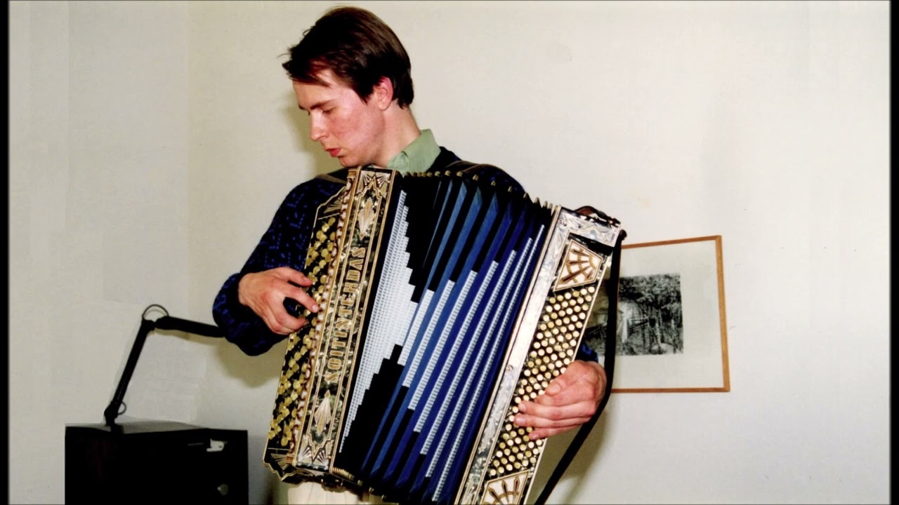 ORVON KYYNEL, Matti Helenius soitti 1980-luvun lopulla Riihimäellä Unto Monosen säveltämän valssin