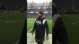 12/4/22 | Raiders RB Josh Jacobs shares special moment with HOF Marcus Allen before Chargers game